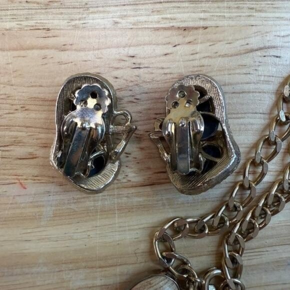 Vintage Wood Grain Panel Bracelet & Heart Charm Bracelet & Clip-On Earrings Set - Picture 10 of 10